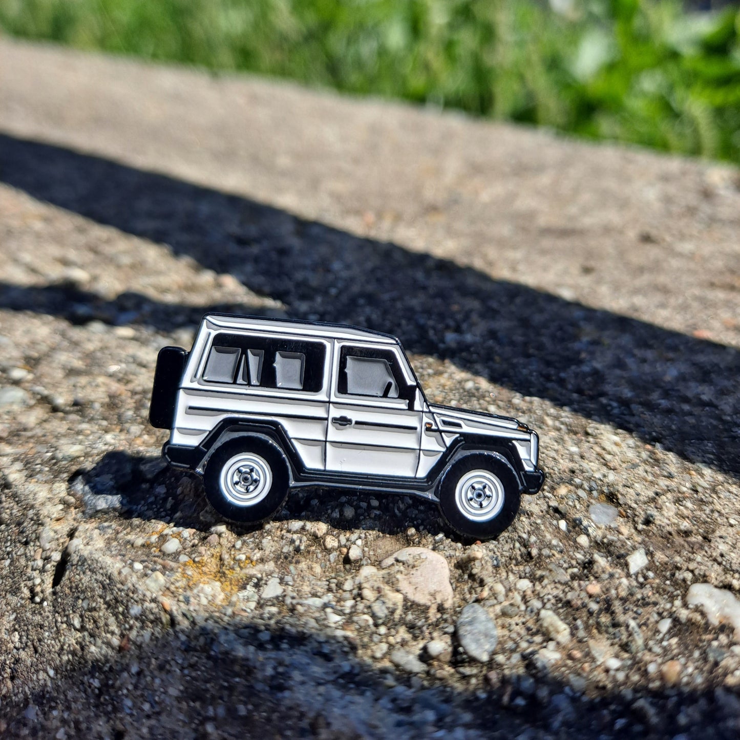 Mercedes-Benz W460 enamel pin
